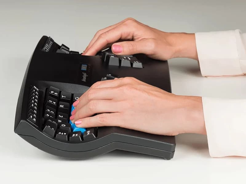 KINESIS Advantage2 Quiet LF Ergonomic USB Keyboard (KB600LFQ) — image 2